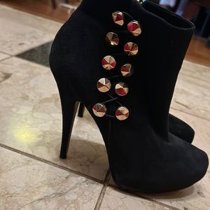 Black Vince Camuto Bootie